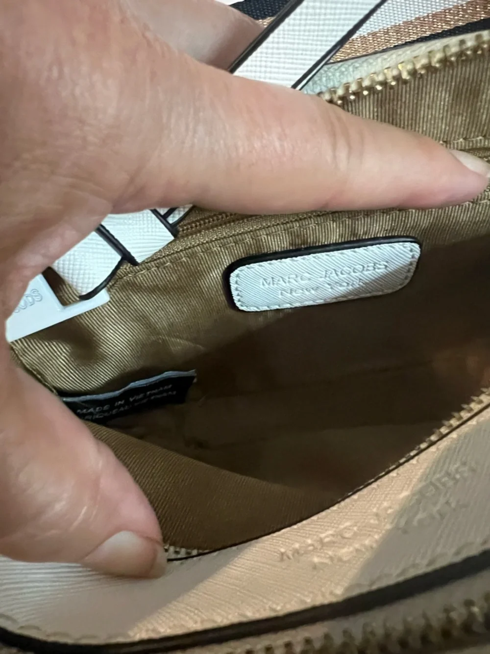 Marc Jacobs The Snapshot White Crossbody‎ Bag Wide Strap
